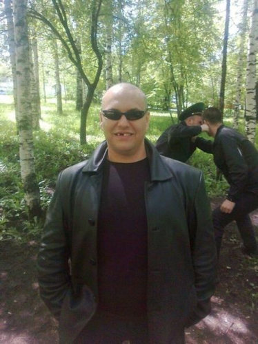 ロシア人のプロフィール写真は、かなりヤバイ写真