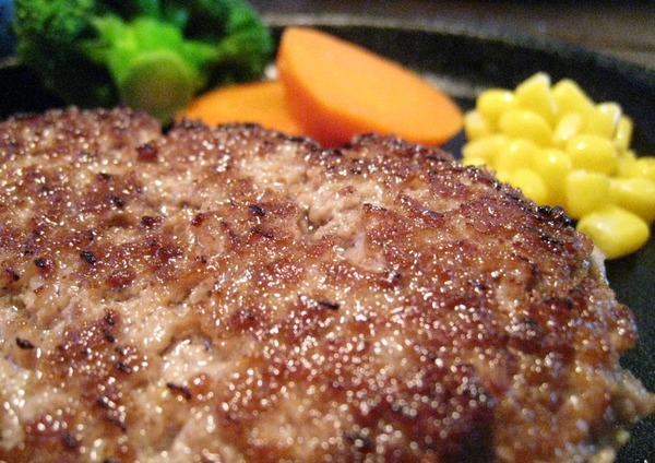本当に美味しそうなハンバーグの写真