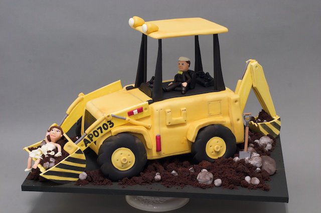 元NASAのエンジニアが作る面白デザインのケーキ写真
