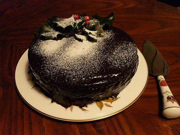 本当に美味しそうなチョコレートケーキの写真