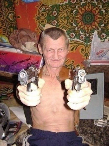 ロシア人のプロフィール写真は、かなりヤバイ写真