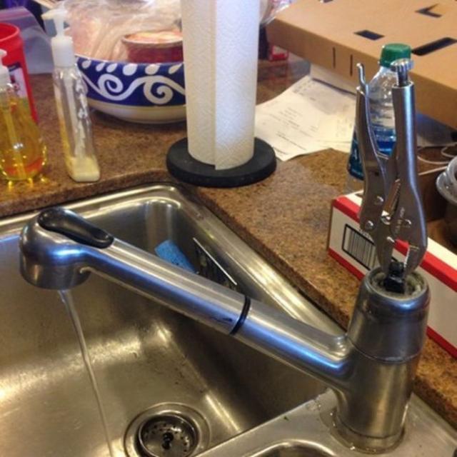 強引すぎて面白い道具の使い回し日曜大工の写真