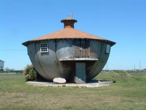 面白くて風変わりな建築