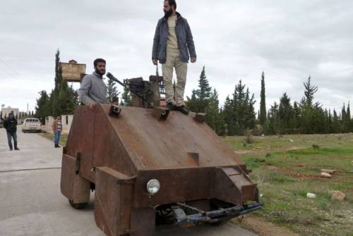 シリアの反政府勢力が80万円で戦車作った