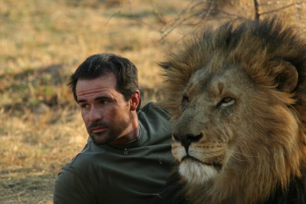 動物行動学者のケヴィン・リチャードソン