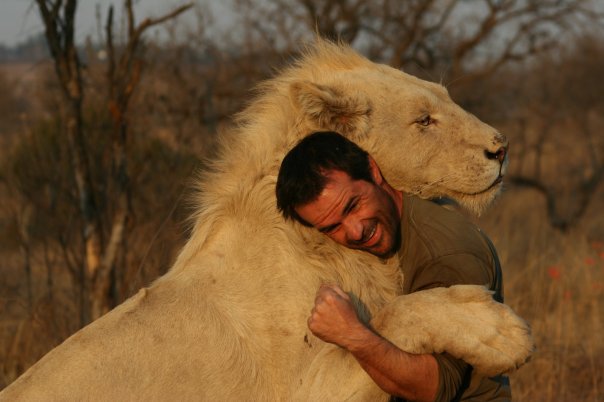 動物行動学者のケヴィン・リチャードソン