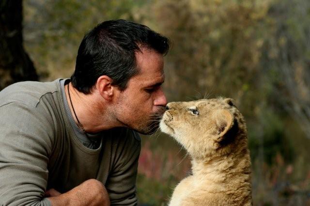 動物行動学者のケヴィン・リチャードソン