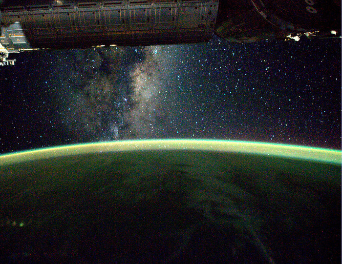 宇宙から撮影された美しい地球写真