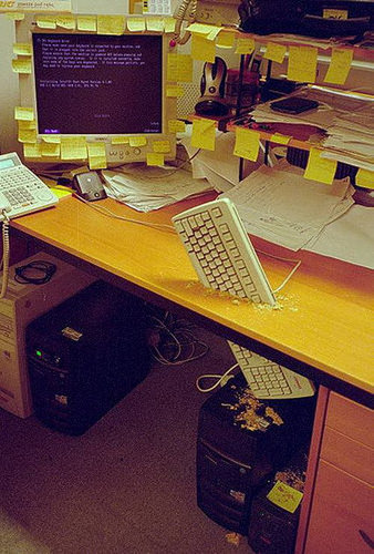 これはやばい！そこまでやっちゃう職場のイタズラの写真