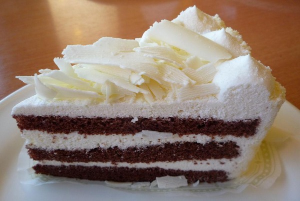 本当に美味しそうなチョコレートケーキの写真