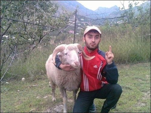 ロシア人のプロフィール写真は、かなりヤバイ写真