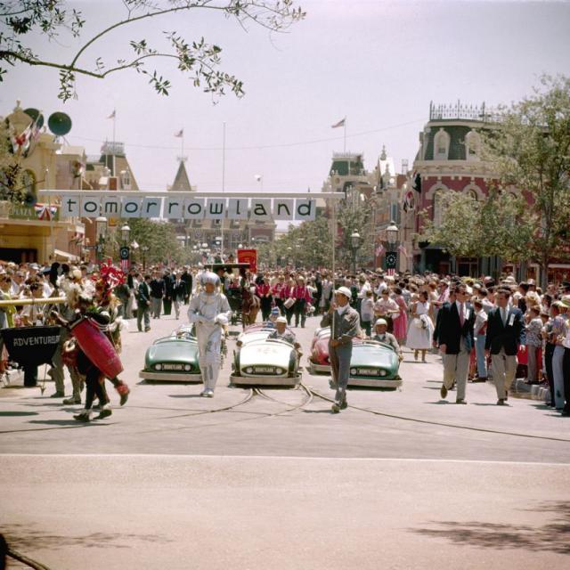 オープン直後のディズニーランドを撮影した写真