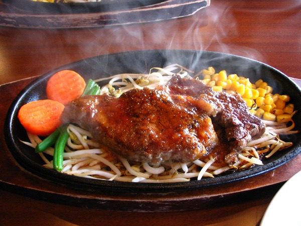 どうしても食べたくなるステーキの写真