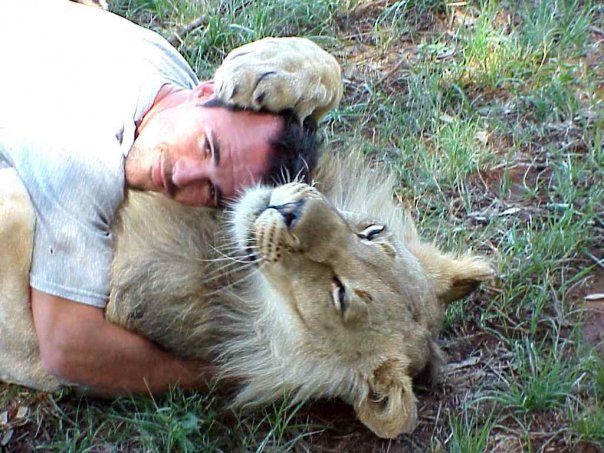動物行動学者のケヴィン・リチャードソン