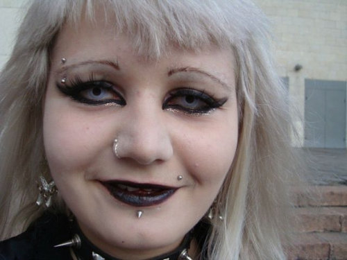 ロシア人のプロフィール写真は、かなりヤバイ写真