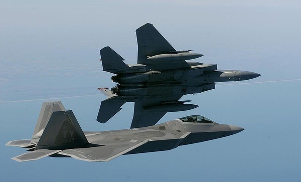空のロマン♪ 戦闘機の写真
