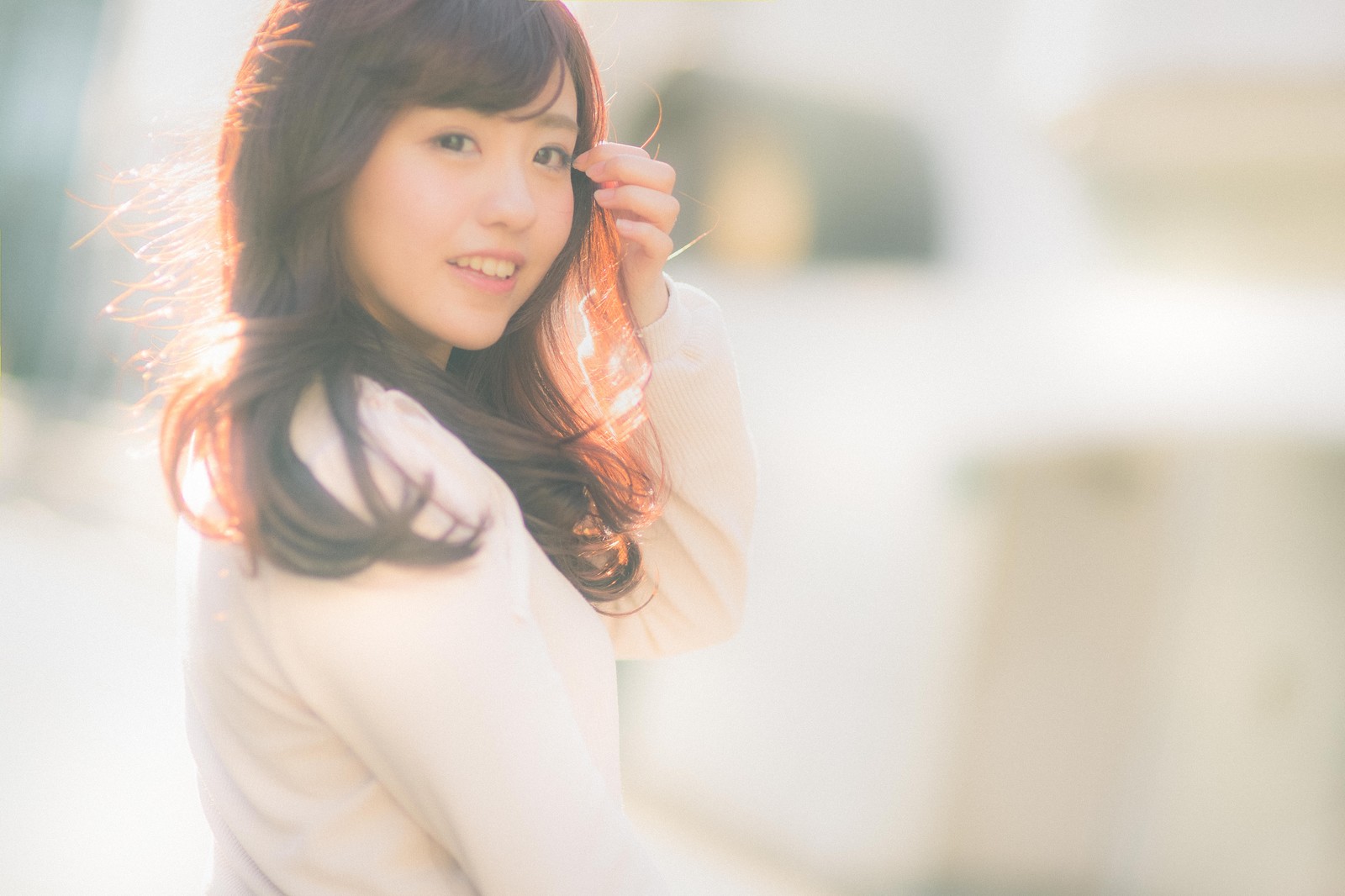 ぱくたそ無料素材の美女たちの写真