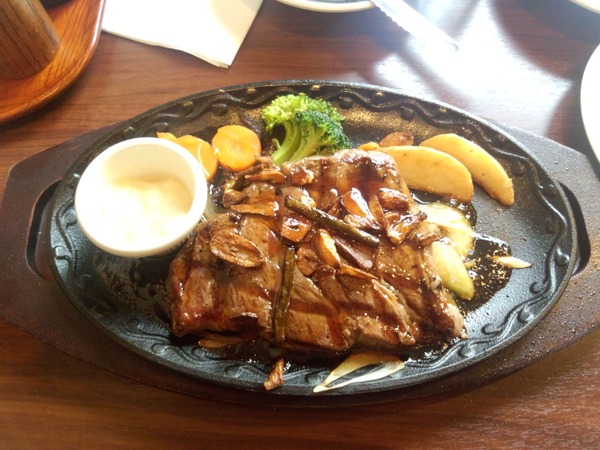 どうしても食べたくなるステーキの写真