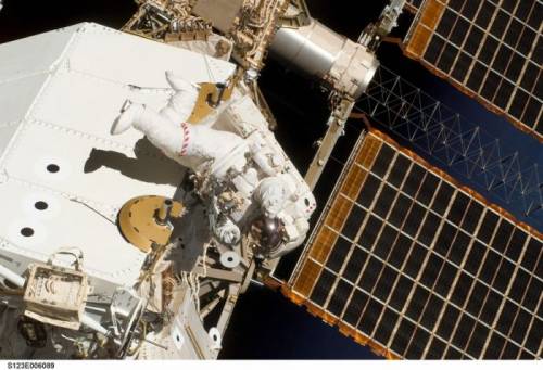 ロマンの宇宙とスペースシャトルの写真