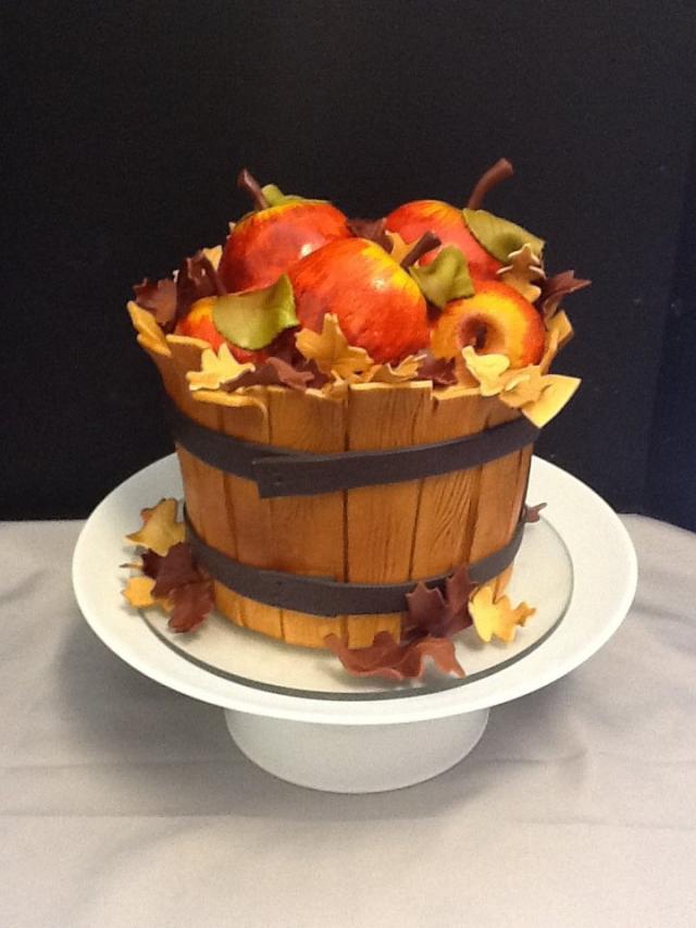 元NASAのエンジニアが作る面白デザインのケーキ写真