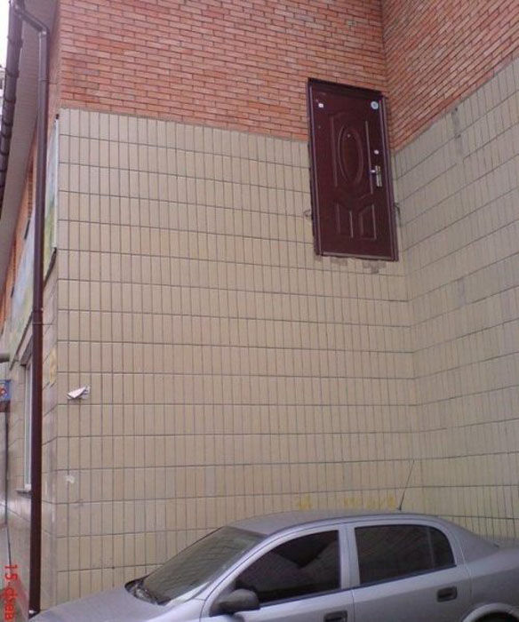 どう見ても失敗しているとしか思えない建築物の数々の写真