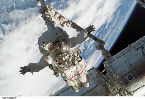 ロマンの宇宙とスペースシャトルの写真
