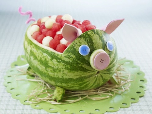 フルーツで作った動物たち