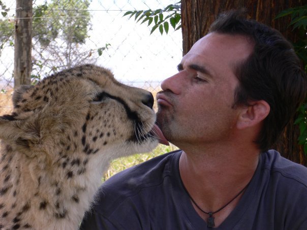 動物行動学者のケヴィン・リチャードソン