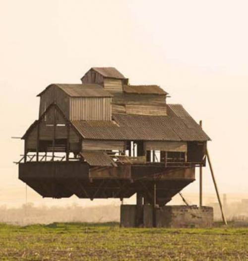 面白くて風変わりな建築