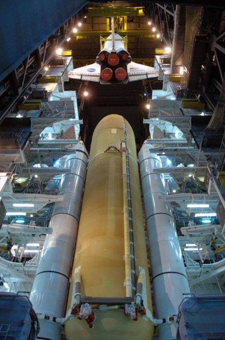 ロマンの宇宙とスペースシャトルの写真