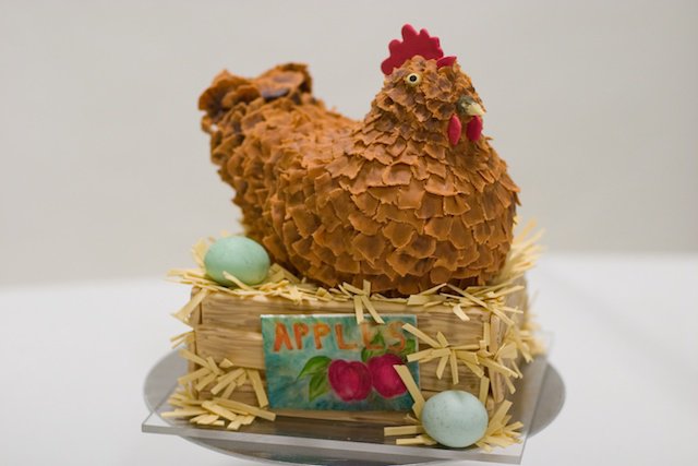 元NASAのエンジニアが作る面白デザインのケーキ写真