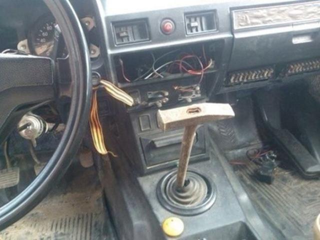 強引すぎて面白い道具の使い回し日曜大工の写真