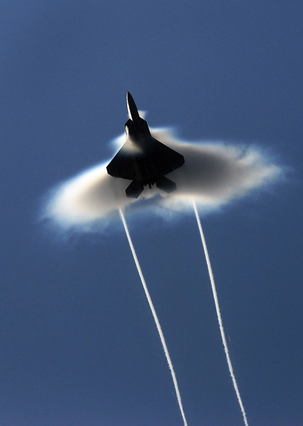 空のロマン♪ 戦闘機の写真