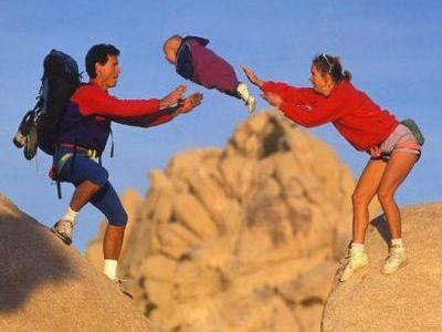 子供をポーンと飛ばす酷い親！の合成写真