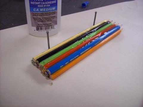 「色鉛筆を加工して指輪を作ってみた」思いもよらないデザインが注目を浴びる