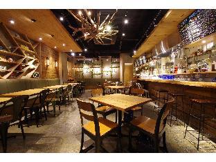 Ark Hostel and Cafe Dining