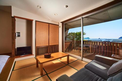 Sazareishi Takashima