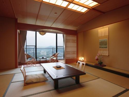 Ryokusuitei