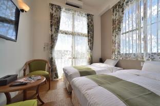 Cosmos Omoromachi Station