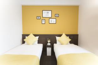 Nipponbashi Crystal Hotel