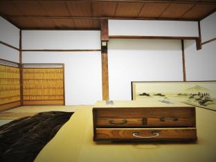Kyoto Traditional House 2LDK with small Japanese garden