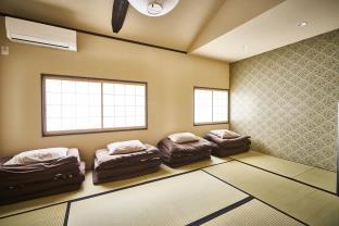 SK 2 Bedroom Apartment Tomarigi in Kyoto