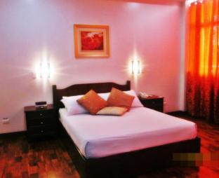 Macagang Hotel and Resort