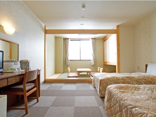 Hatsukaishi Onsen Ishiuchi Yung Parunas