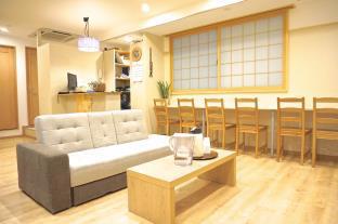 Hostel Rakutsuki