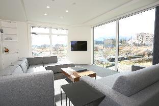 Bluebird Apartments